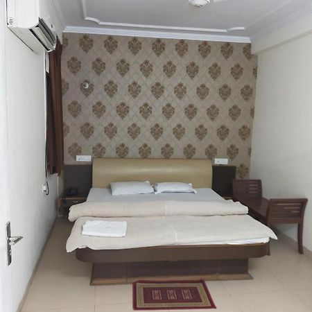Sbm Hotel Juliāsar Екстериор снимка